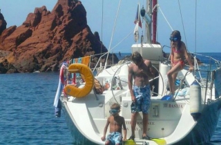 Paseo en velero en familia